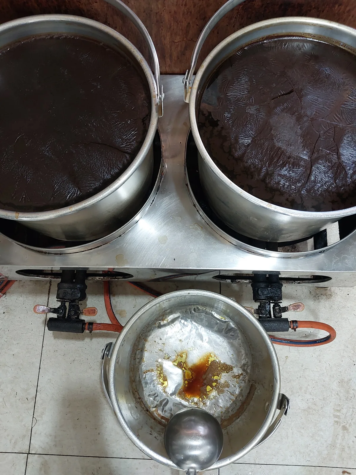 오래, 진하게 고아냅니다
